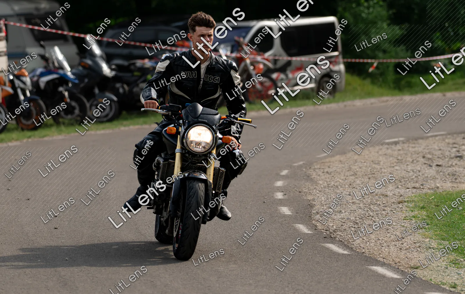 Fotografie din categoria Ride the Vibe ( Ziua 1 )