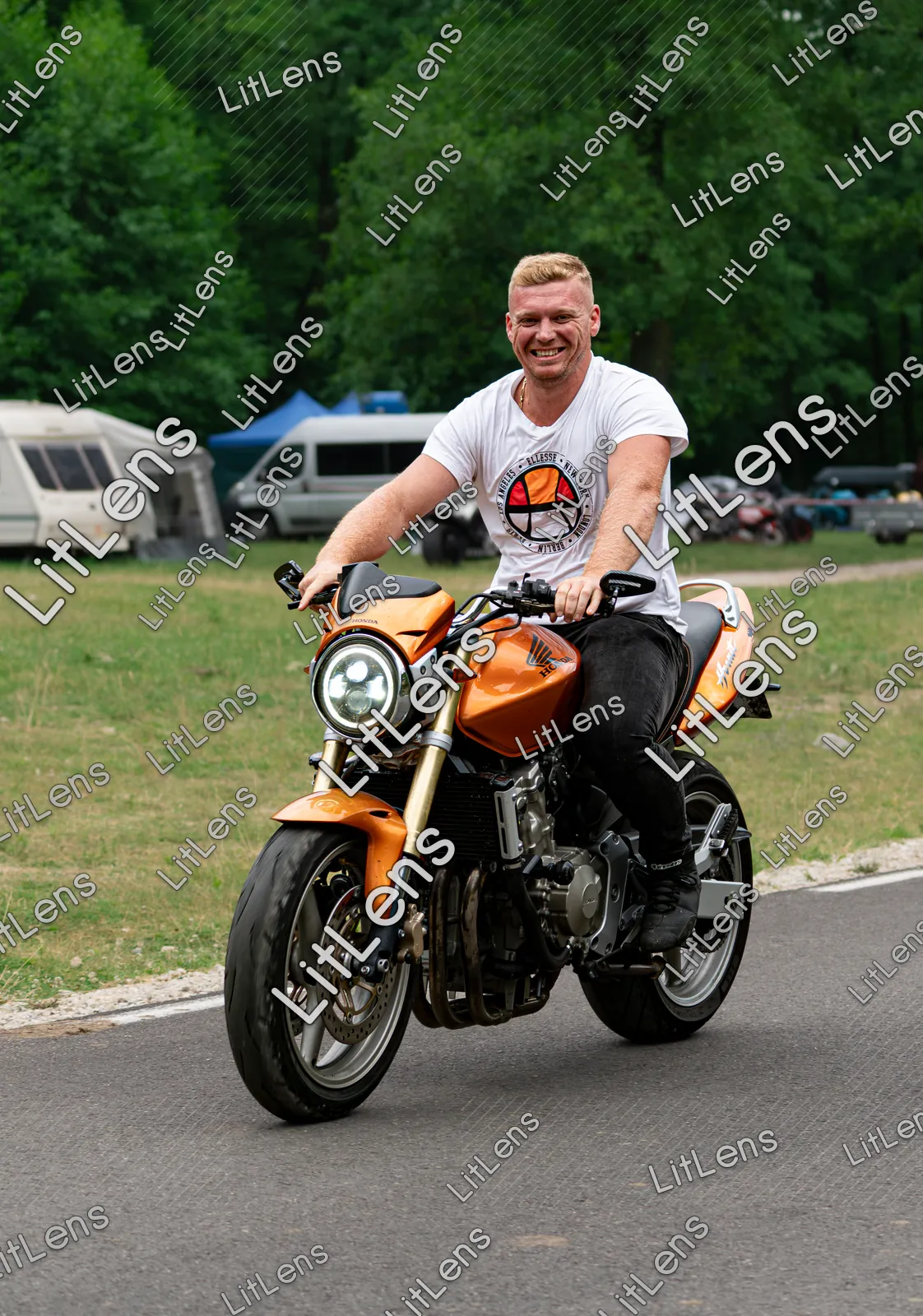 Fotografie din categoria Ride the Vibe ( Ziua 1 )